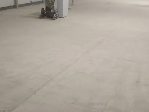 Gewerbefläche vor dem Umbau, Rückbau bis auf den Rohbau — Bild 1