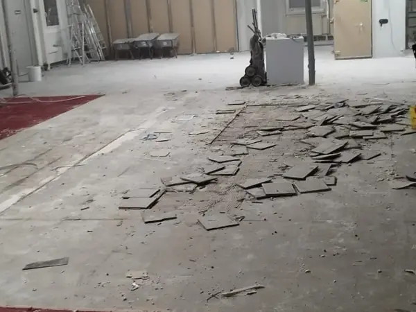 Gewerbefläche vor dem Umbau, Rückbau bis auf den Rohbau — Bild 3