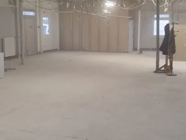 Gewerbefläche vor dem Umbau, Rückbau bis auf den Rohbau — Bild 6